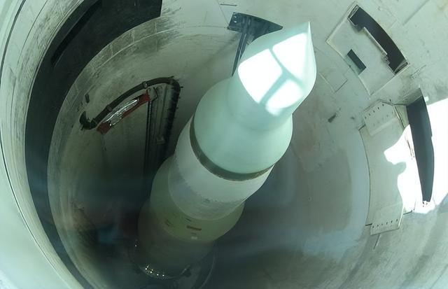 九三阅兵：中国武器看着强但没打过实战澳门新葡京网页憋了几个小时外媒锐评(图2)