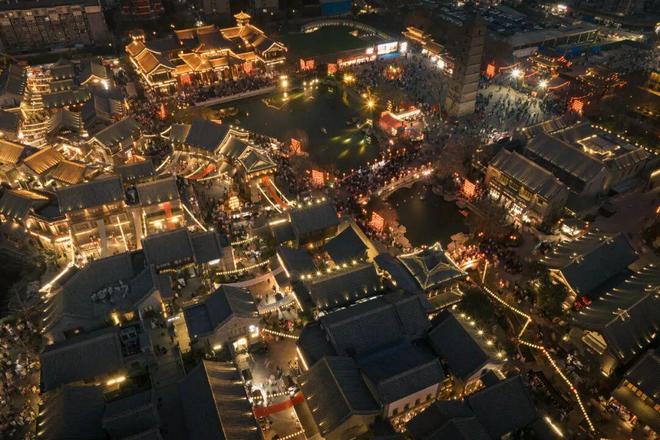 年的“全城剧本杀”如何重塑城市气质新葡京从应天门到路边摊一场穿越千(图5)